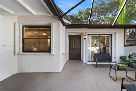 Condo in Tamarac, Florida, 2 bedrooms  № 1966671 - photo 4