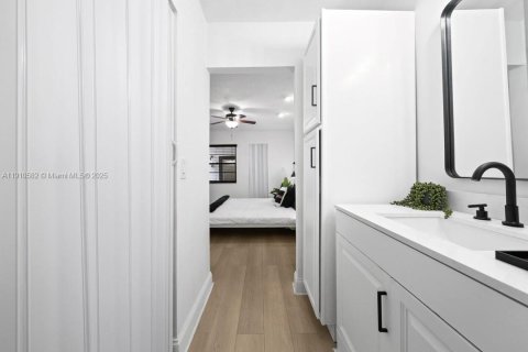 Condo in Tamarac, Florida, 2 bedrooms  № 1966671 - photo 23