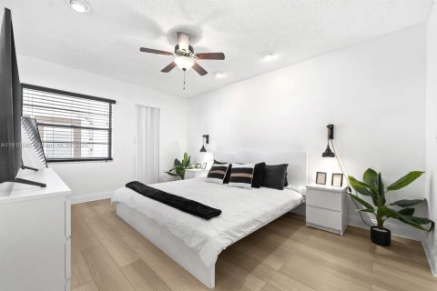 Condo in Tamarac, Florida, 2 bedrooms  № 1966671 - photo 18