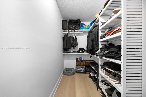 Condo in Tamarac, Florida, 2 bedrooms  № 1966671 - photo 22