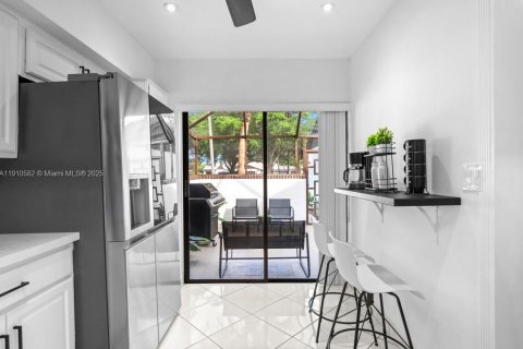 Condo in Tamarac, Florida, 2 bedrooms  № 1966671 - photo 17