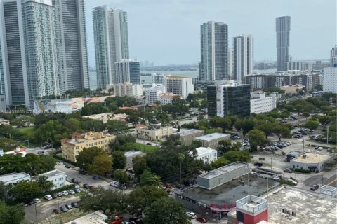 Condo in Miami, Florida, 2 bedrooms  № 2022405 - photo 24