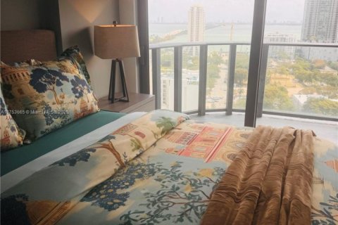 Condo in Miami, Florida, 2 bedrooms  № 2022405 - photo 20