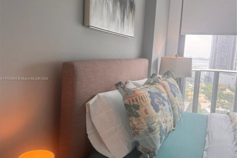 Condo in Miami, Florida, 2 bedrooms  № 2022405 - photo 18