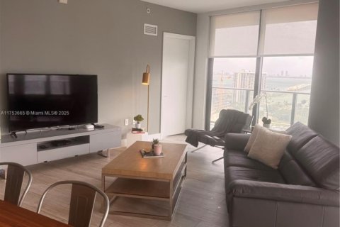 Condo in Miami, Florida, 2 bedrooms  № 2022405 - photo 4