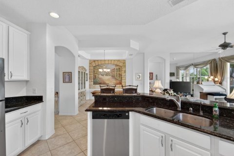 Condo in Sun City Center, Florida, 3 bedrooms  № 2203619 - photo 12