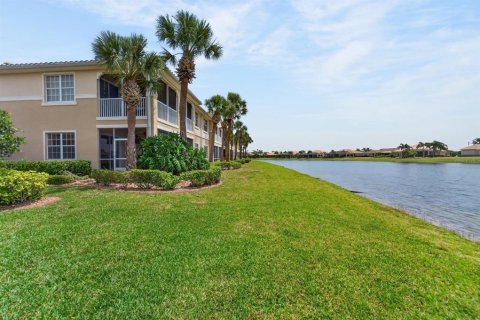 Condo in Sun City Center, Florida, 3 bedrooms  № 2203619