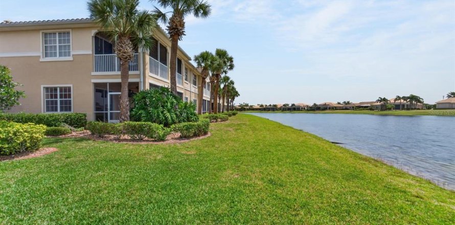 Condo in Sun City Center, Florida, 3 bedrooms  № 2203619