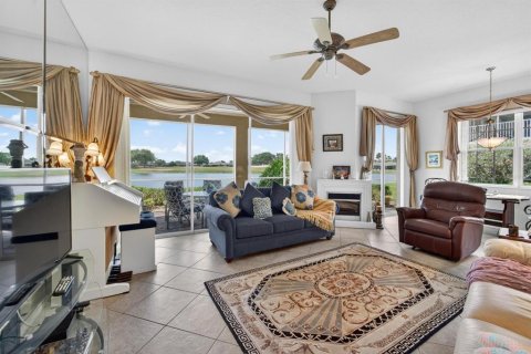 Condo in Sun City Center, Florida, 3 bedrooms  № 2203619 - photo 2
