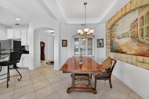 Condo in Sun City Center, Florida, 3 bedrooms  № 2203619 - photo 9
