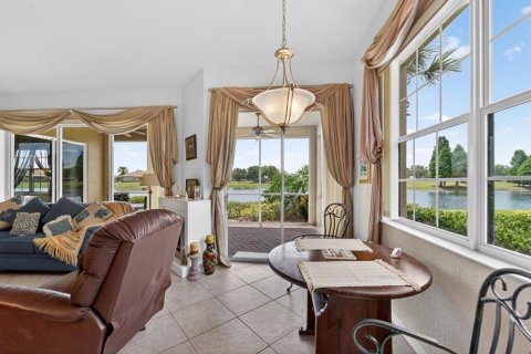 Condo in Sun City Center, Florida, 3 bedrooms  № 2203619 - photo 20
