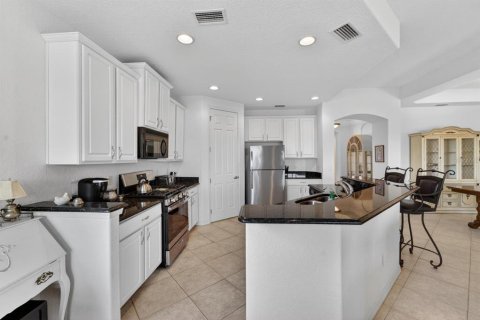 Condo in Sun City Center, Florida, 3 bedrooms  № 2203619 - photo 10