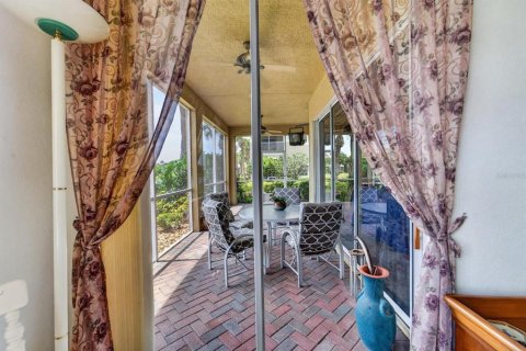Condo in Sun City Center, Florida, 3 bedrooms  № 2203619 - photo 24