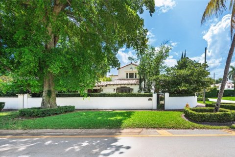 House in Miami Beach, Florida 5 bedrooms, 430.69 sq.m. № 2177559 - photo 25