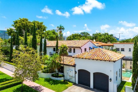 House in Miami Beach, Florida 5 bedrooms, 430.69 sq.m. № 2177559 - photo 28