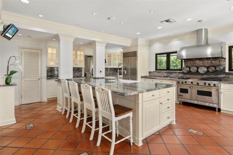 House in Miami Beach, Florida 5 bedrooms, 430.69 sq.m. № 2177559 - photo 8