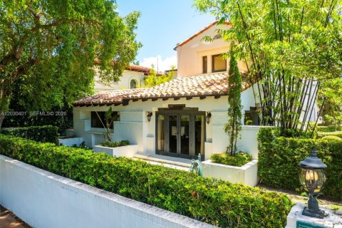 House in Miami Beach, Florida 5 bedrooms, 430.69 sq.m. № 2177559 - photo 26