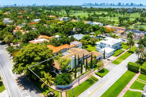 House in Miami Beach, Florida 5 bedrooms, 430.69 sq.m. № 2177559 - photo 24