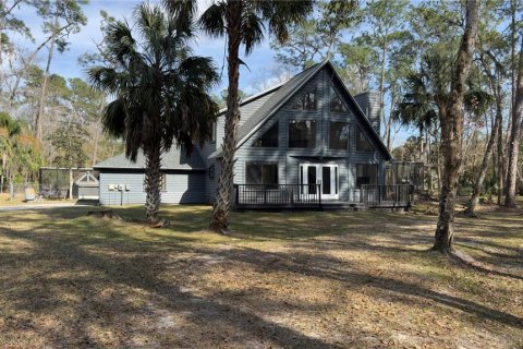 House in Wesley Chapel, Florida 3 bedrooms, 198.44 sq.m. № 2117059 - photo 2