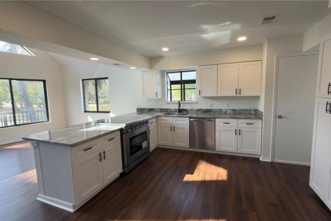 House in Wesley Chapel, Florida 3 bedrooms, 198.44 sq.m. № 2117059 - photo 8