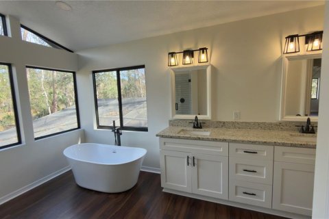 House in Wesley Chapel, Florida 3 bedrooms, 198.44 sq.m. № 2117059 - photo 18
