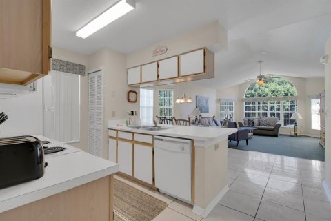 Condo in Kissimmee, Florida, 3 bedrooms  № 1637290 - photo 9