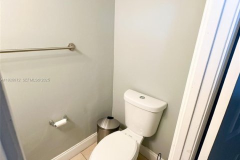 Condominio en venta en Lauderdale Lakes, Florida, 1 dormitorio, 77.57 m2 № 1985756 - foto 20