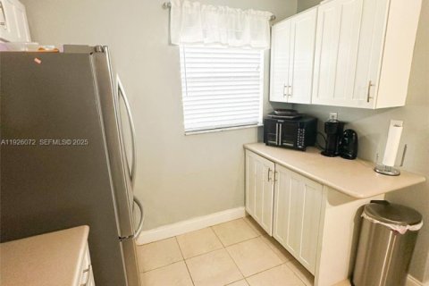 Condominio en venta en Lauderdale Lakes, Florida, 1 dormitorio, 77.57 m2 № 1985756 - foto 5