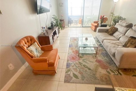 Condominio en venta en Lauderdale Lakes, Florida, 1 dormitorio, 77.57 m2 № 1985756 - foto 7