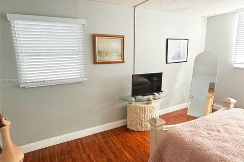 Condominio en venta en Lauderdale Lakes, Florida, 1 dormitorio, 77.57 m2 № 1985756 - foto 9