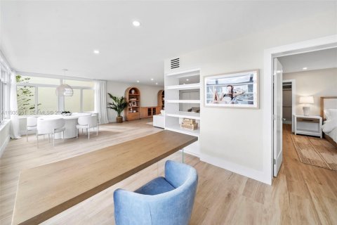 Condo in Bay Harbor Islands, Florida, 2 bedrooms  № 1994071 - photo 13