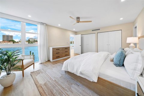 Condo in Bay Harbor Islands, Florida, 2 bedrooms  № 1994071 - photo 20