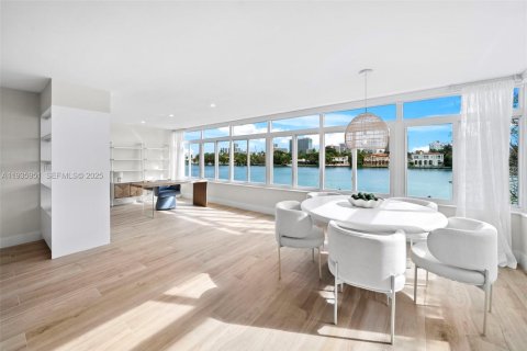 Condo in Bay Harbor Islands, Florida, 2 bedrooms  № 1994071 - photo 7