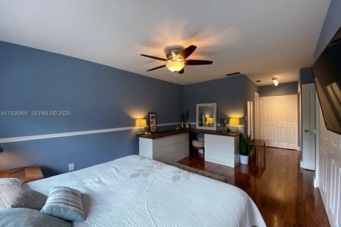 Townhouse in Doral, Florida 3 bedrooms, 159.05 sq.m. № 1989290 - photo 16