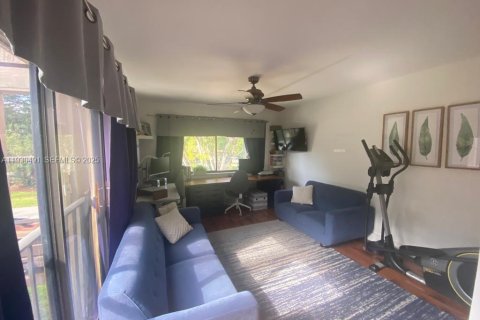 Townhouse in Doral, Florida 3 bedrooms, 159.05 sq.m. № 1989290 - photo 19