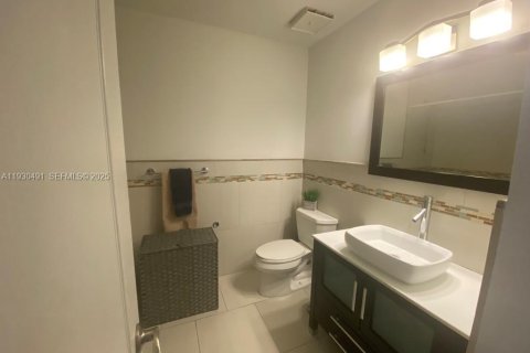 Townhouse in Doral, Florida 3 bedrooms, 159.05 sq.m. № 1989290 - photo 21