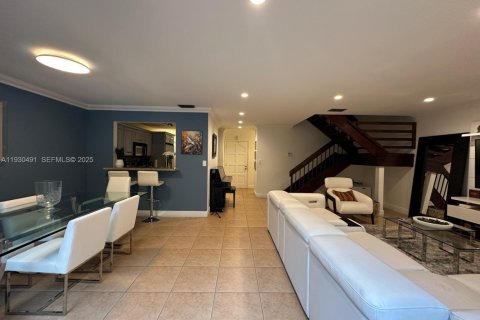 Townhouse in Doral, Florida 3 bedrooms, 159.05 sq.m. № 1989290 - photo 4