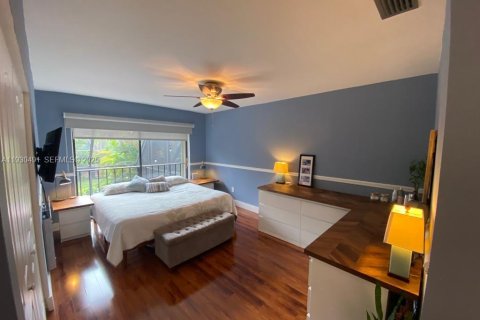 Townhouse in Doral, Florida 3 bedrooms, 159.05 sq.m. № 1989290 - photo 15