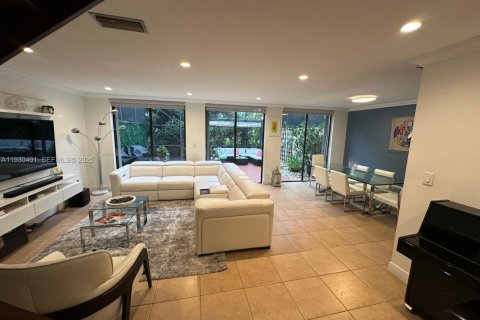 Townhouse in Doral, Florida 3 bedrooms, 159.05 sq.m. № 1989290 - photo 2