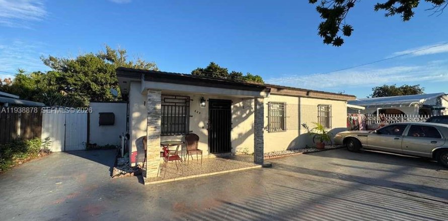 Villa ou maison à Hialeah, Floride 2 chambres, 172.33 m2 № 1997927