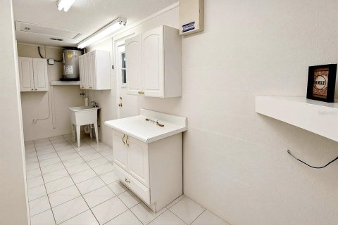 House in Holiday, Florida 2 bedrooms, 138.89 sq.m. № 2399066 - photo 21