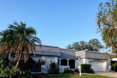 House in Holiday, Florida 2 bedrooms, 138.89 sq.m. № 2399066