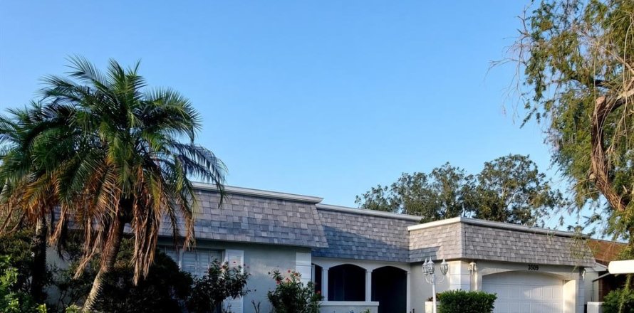 House in Holiday, Florida 2 bedrooms, 138.89 sq.m. № 2399066