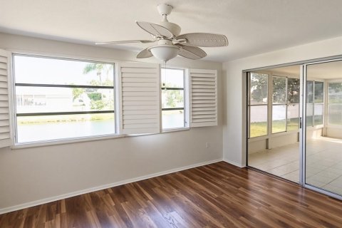House in Holiday, Florida 2 bedrooms, 138.89 sq.m. № 2399066 - photo 11