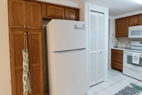 House in Holiday, Florida 2 bedrooms, 138.89 sq.m. № 2399066 - photo 10