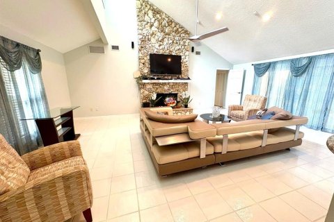 Villa ou maison à louer à Longwood, Floride: 5 chambres, 343.37 m2 № 1853340 - photo 8