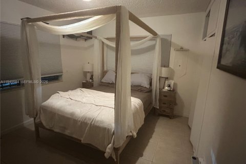 Villa ou maison à louer à Miami, Floride: 3 chambres, 109.81 m2 № 2007246 - photo 13