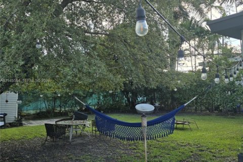 Villa ou maison à Miami, Floride 3 chambres, 109.81 m2 № 2007246