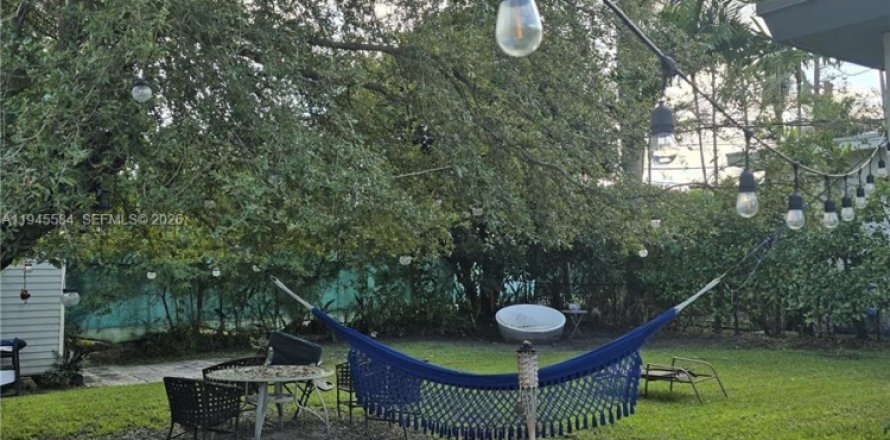 Villa ou maison à Miami, Floride 3 chambres, 109.81 m2 № 2007246