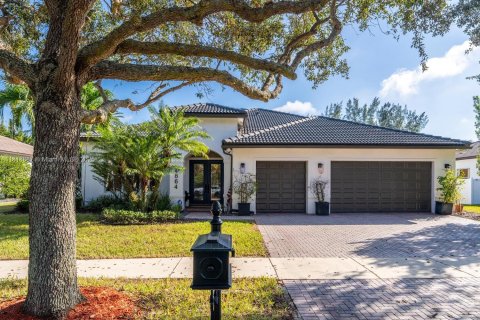 House in Cooper City, Florida 4 bedrooms, 285.95 sq.m. № 1782039 - photo 1